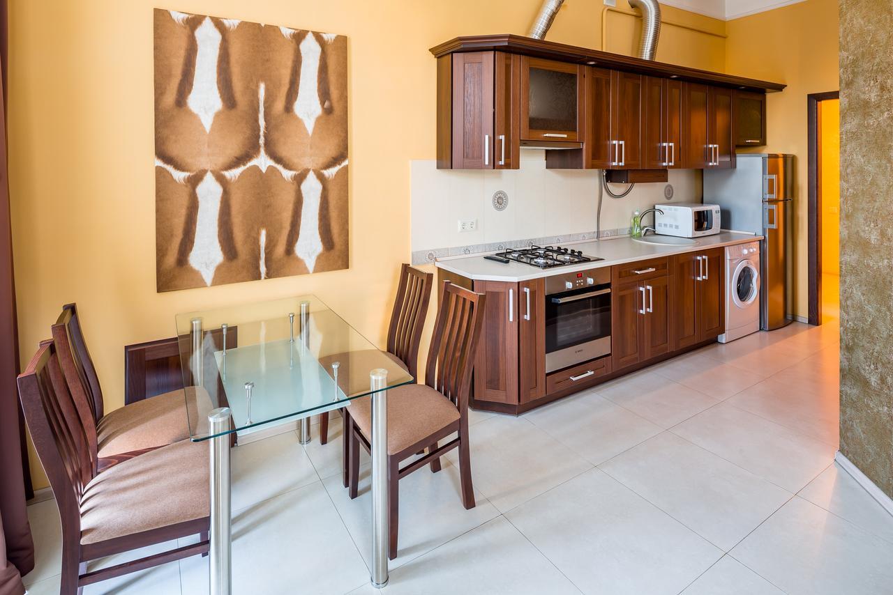 Leogrand Apartments On Doroshenka Street 1 Lviv Exterior photo